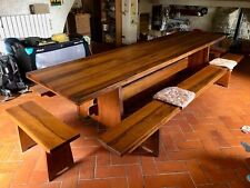 Tavolo lungo in legno massello (castagno), 355x90cm, con 4 panche su misura.