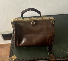 Borsa Di Pelle Da Medico Vintage Con Manico Superiore E Chiusura A Bottone