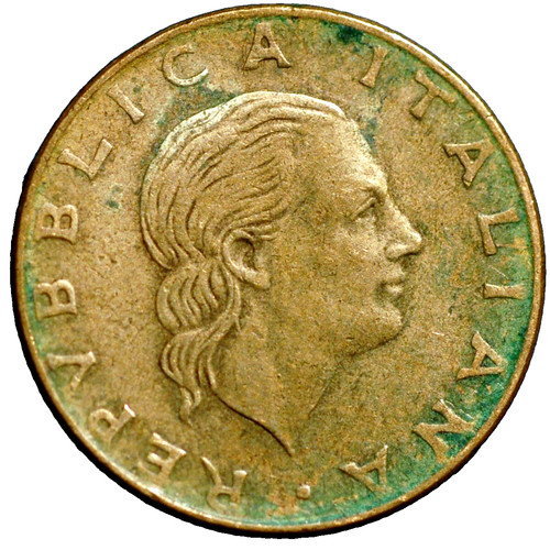 Italy 200 lire - 1981, 105
