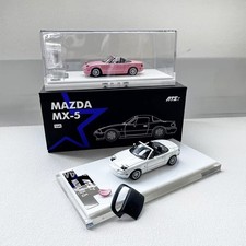 Modellino auto ATS 1:64 Mazda MX-5 in lega pressofuso collezione bianco e rosa