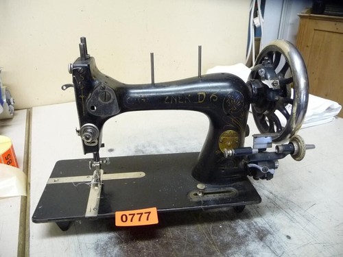 0777 vecchia macchina da - ,