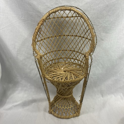 Sedia bambola vintage pavone