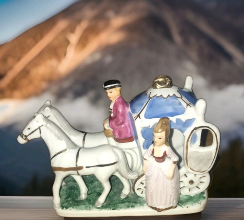 Porcelain fairing type statue - fairing,