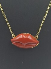 Collana labbra in pasta di corallo e argento 925 dorato