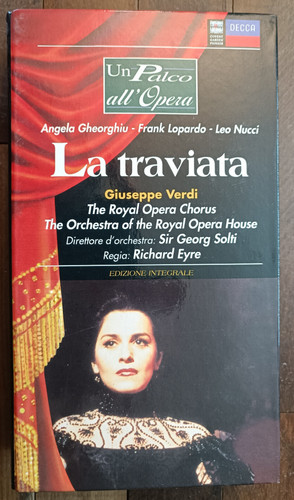 Traviata un palco - -,