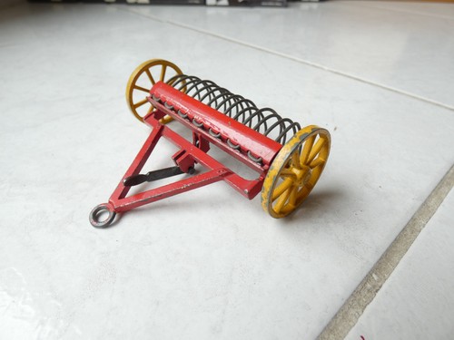 Rastrello fieno 27k dinky toys - rastrello,