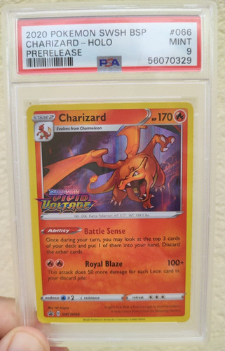 Charizard vivid voltage - vivid, holo