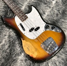 Basso basso Fender Mustang 1976