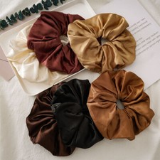 Großes Satin-Seiden-Scrunchie