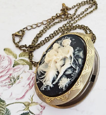 COLLANA-PORTAFOTO 1921 PASTA ONICE E MADREPERLA,CM.55,CIONDOLO CM.6x4 ORO GIALLO