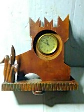 vecchio orologio da tavolo in