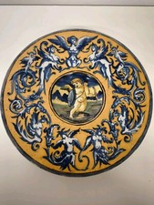 Piatto ceramica maiolica Fine 1700 probabilmente Pesaro o Faenza.