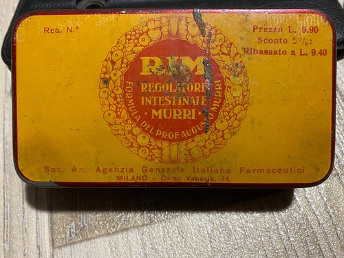 Vecchia scatola medicine - scatola,