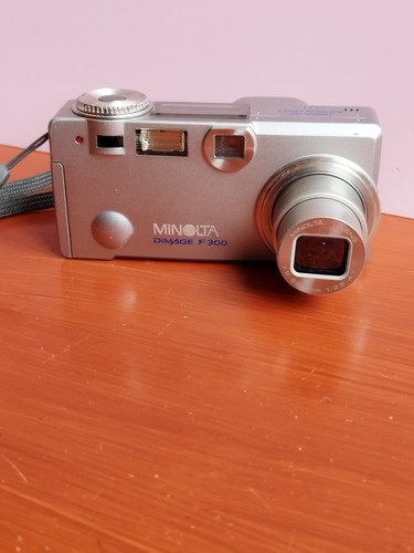 Minolta dimage 300 - f,