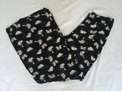 Pantaloni neri con - , a