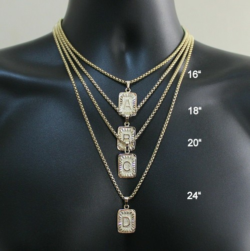 Collana con ciondolo lettera