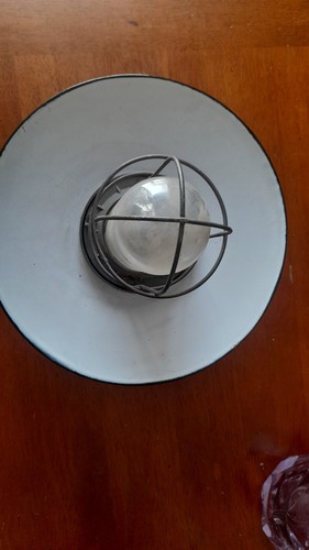 Vecchio piatto acciaio - vecchio,