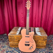 Chitarra elettrica Danelectro