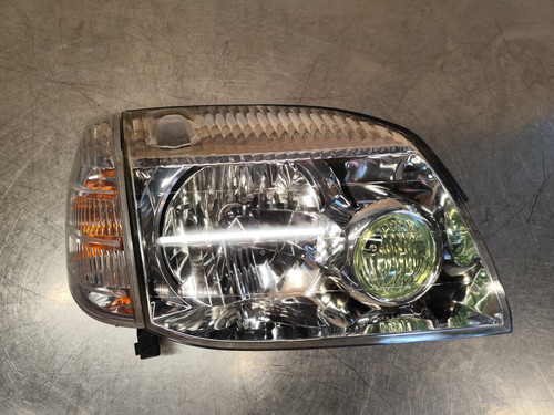 Feu phare avant droit nissan - phare,