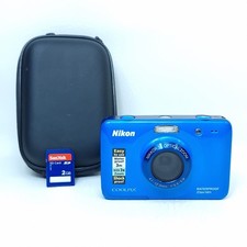 Nikon Coolpix S30 fotocamera digitale blu 10,1 megapixel impermeabile | con custodia e SD da 2 GB 