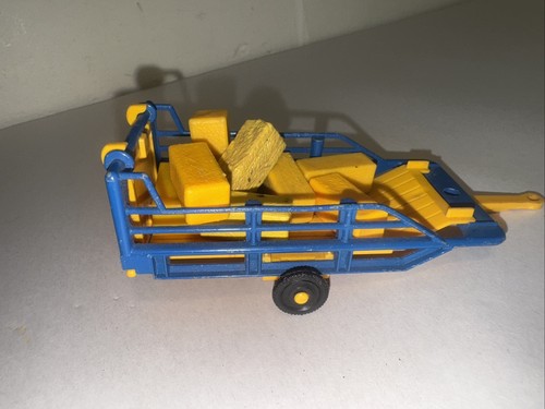 Britains farm model bale - britains,