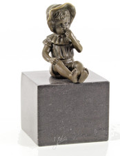 SCULTURA BRONZO bambina seduta