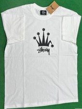 T-SHIRT STUSSY. Abbigliamento uomo di marca NUOVO senza etichetta.