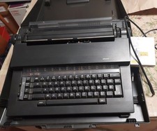 macchina per scrivere Olivetti