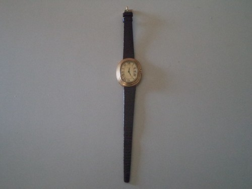Vecchio orologio polso - vecchio,