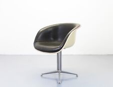 La Fonda, Herman Miller, Charles & Ray Eames Chair