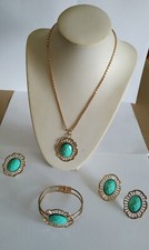 Parure turchese tono oro giallo collana, orecchini, bracciale,anello.Idea regalo