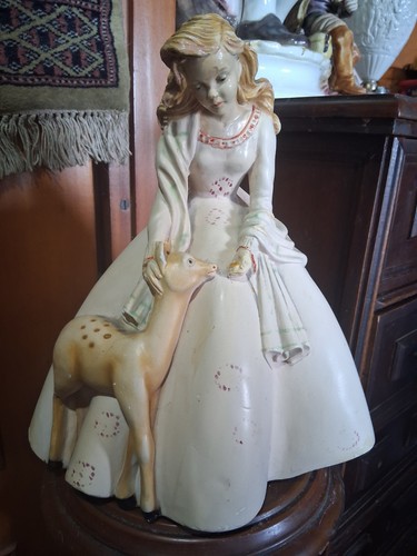 Statuadama con cerbiatto in - ,