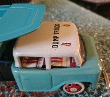 MF717 - Autocarro con cassone