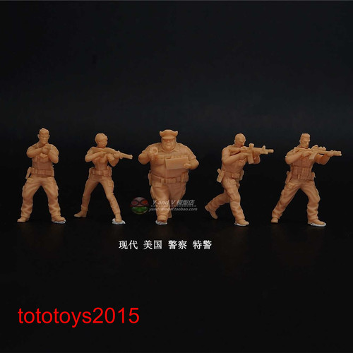 Modellino bambola miniatura