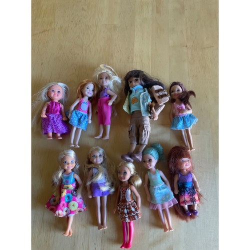 Barbie chelsea and friends - barbie,