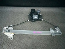 Regolatore porta anteriore destra Toyota Yaris 2022 85710K0070 [Usato] [PA86845741]