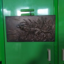 Bassorilievo Bronzo- Scena cane da caccia-Setter Mimetizzato in Posa di Punta 