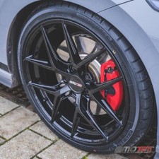19 pollici Motec MCR4 Ultimate