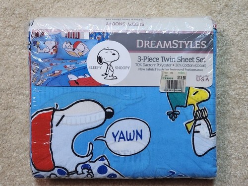 Sleepy snoopy woodstock - snoopy,