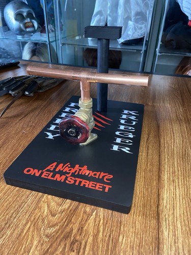 Nightmare elm street glove - on,