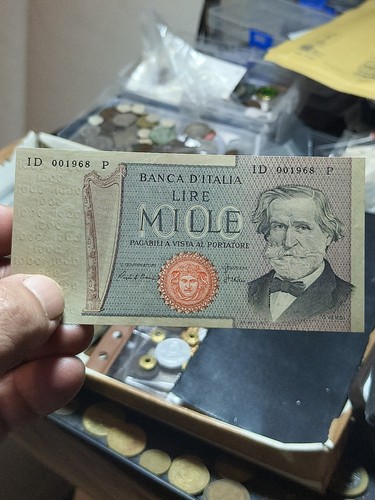 Banconota italia 1000 lire - italia,