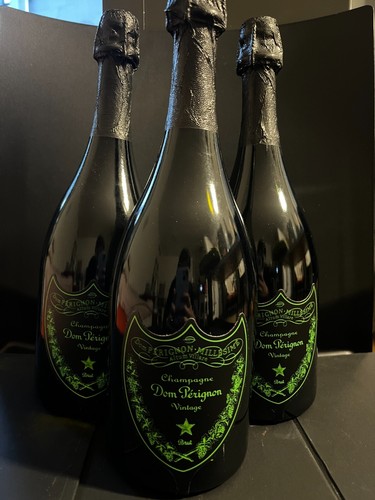 Dom perignon champagne - perignon,