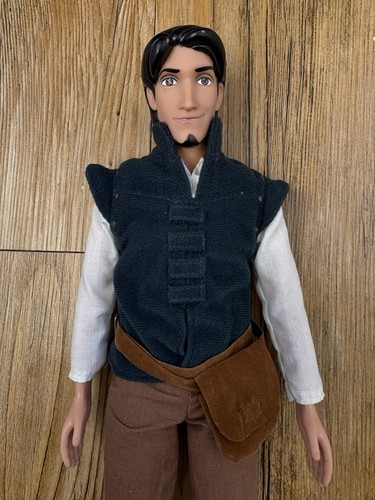 Disney store tangled flynn - store,