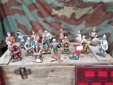 Soldatini in armatura de agostini  15 pz + fascicoli