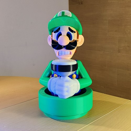 Lampada luigi spaventata - luigi,