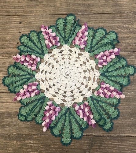 Vtg hand crocheted doily - vtg,