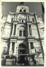 1987 Press Photo Workers