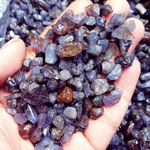 Tanzanite naturale non - tanzanite,