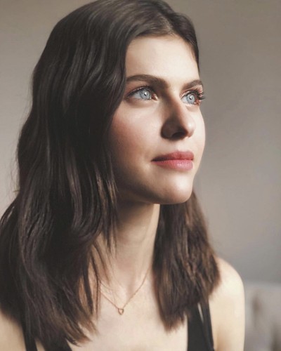 Foto sexy alexandra daddario - sexy,