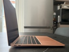 MacBook Air, 2020, M1. Memoria 256GB, usato ma come nuovo.